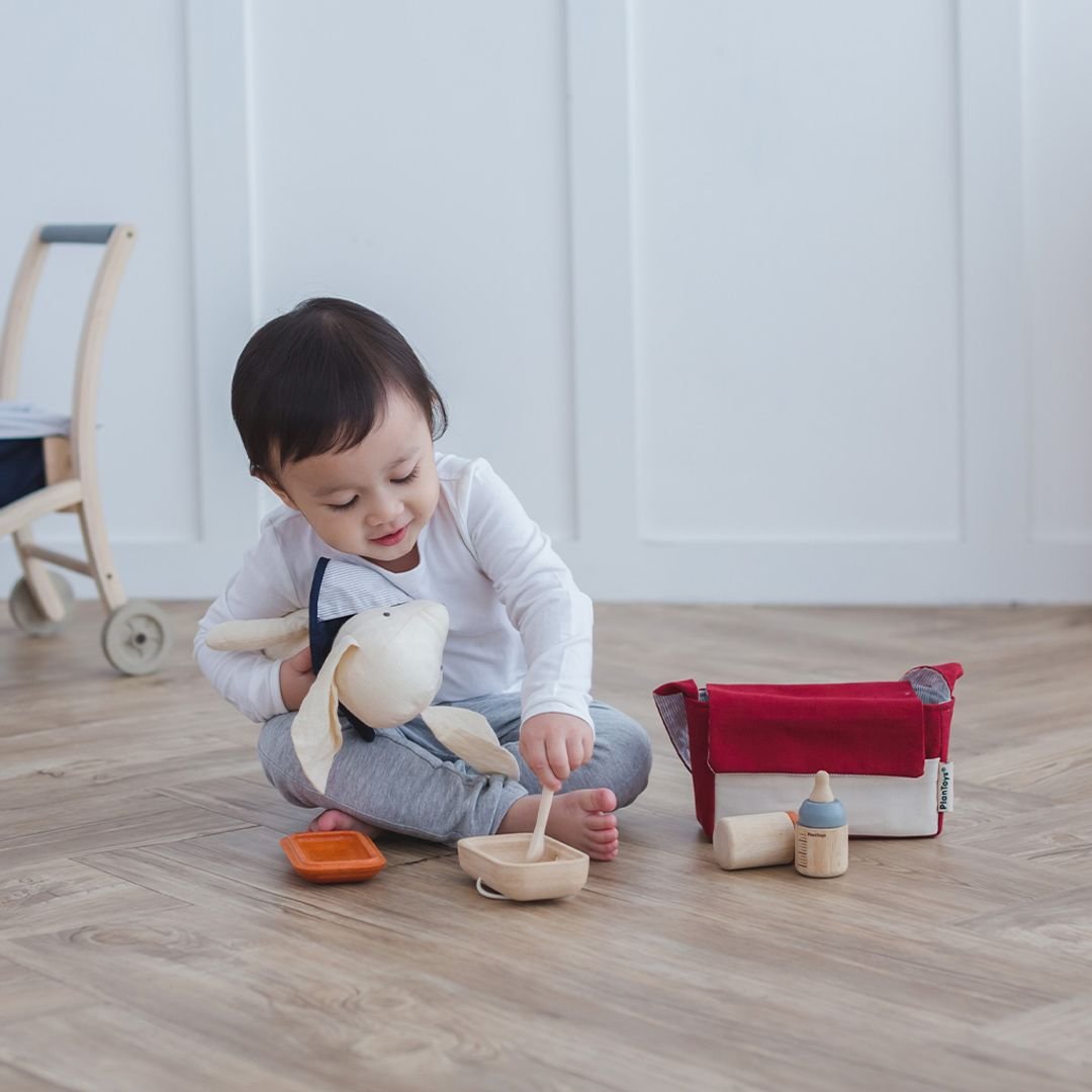 3499_-_Lifestyle_-_sq_-_02.jpg Doll Feeding Set - Image 1